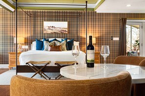 9 bedrooms, desk, iron/ironing board, travel cot