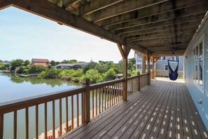 Terrace/patio - Slightly Choppy - Ocracoke Island (Ocracoke)