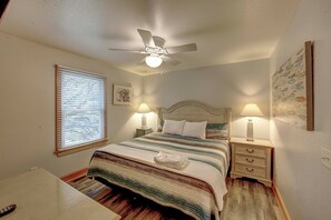 3 chambres, fer et planche à repasser, Wi-Fi, draps fournis