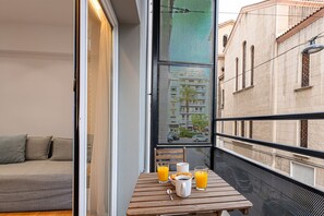 Apartment | 1 bedroom - Kriel Suites by LIV Homes Room 102 (Athens)