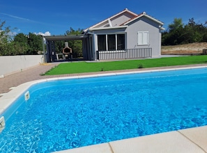 Casa (Nane Garden house with heated pool) | Piscina externa