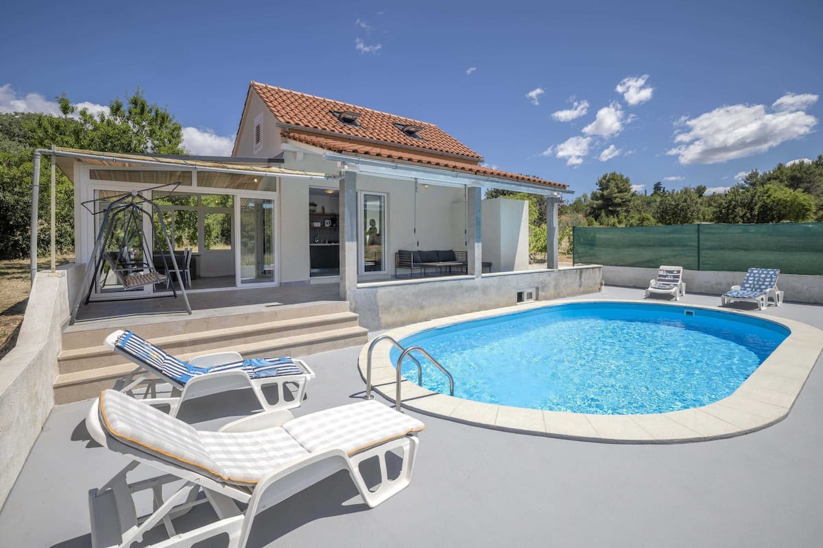Maison (Villa Baras garden - house with pool) | Piscine extérieure