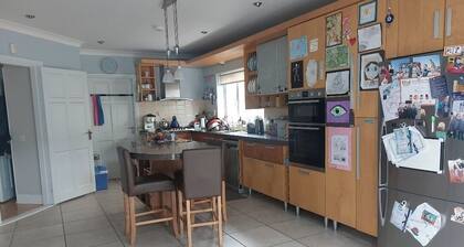 Charming 3-bedroom house with WiFi in Galway