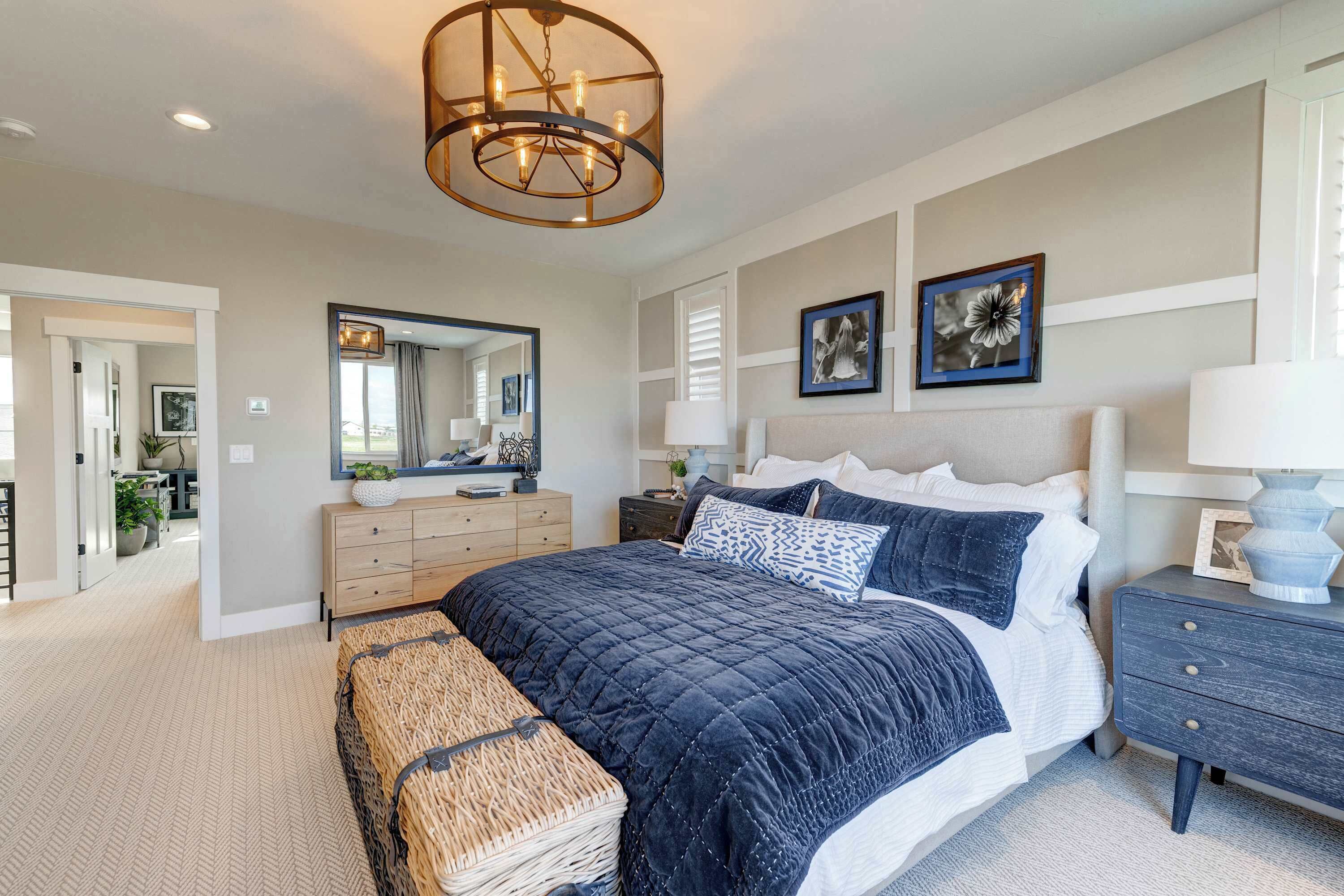 4 bedrooms, desk, iron/ironing board, WiFi