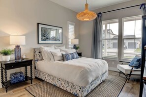 4 Schlafzimmer, Schreibtisch, Bügeleisen/Bügelbrett, WLAN