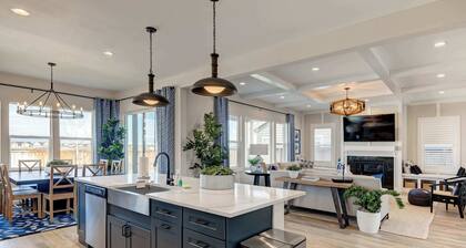 Spacious 4BR Retreat Near Bozeman