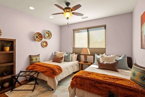 3 Schlafzimmer, Schreibtisch, Bügeleisen/Bügelbrett, Reisekinderbett