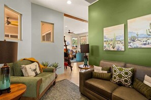 TV, fireplace, offices - Exquisite Retreat Salt Private Pool, Spa, Mtn View (Sedona)