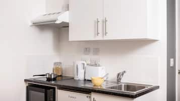 Studio, Non Smoking | Private kitchen