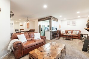 Télévision, cheminée