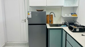 Private kitchen - Refresh Holiday's'Apartment 5 (Mon Choisy)