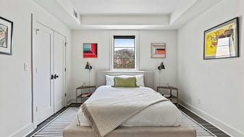 2 chambres, fer et planche à repasser, Wi-Fi, draps fournis