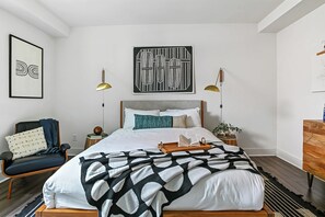 2 chambres, fer et planche à repasser, Wi-Fi, draps fournis