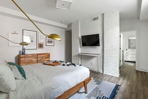 2 chambres, fer et planche à repasser, Wi-Fi, draps fournis