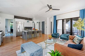 TV, fireplace, offices - Ridgegold (Atlanta)