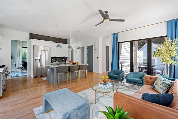 TV, fireplace, offices