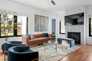 TV, fireplace, offices - Ridgegold (Atlanta)