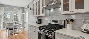Modern Home Near Delavan Lake & Music | Sleeps 12