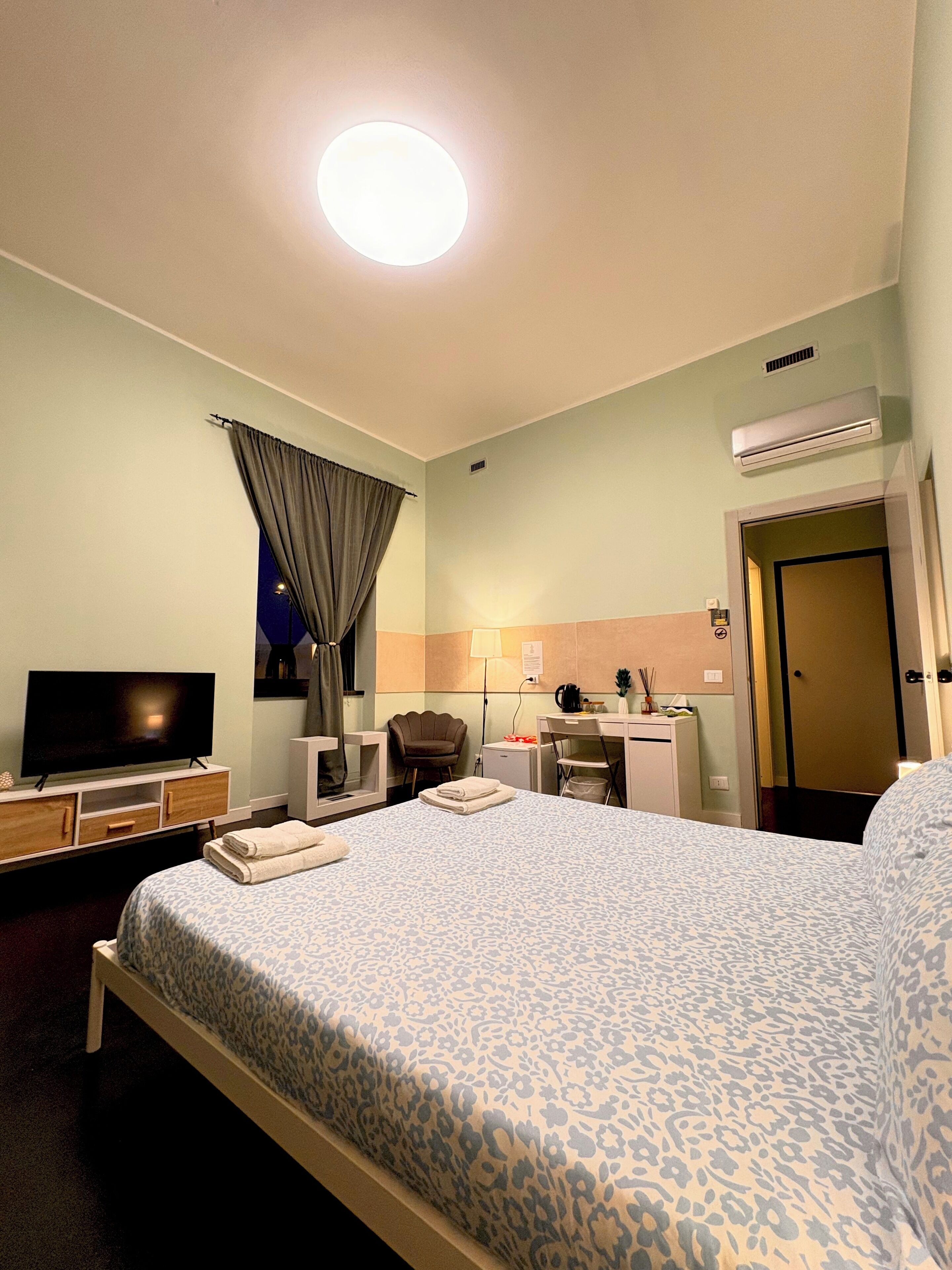 Bureau, chambres insonorisées, Wi-Fi gratuit