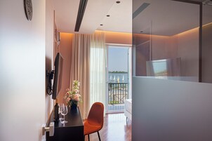 Deluxe Double Room, Lake View | In-room safe, desk, free WiFi