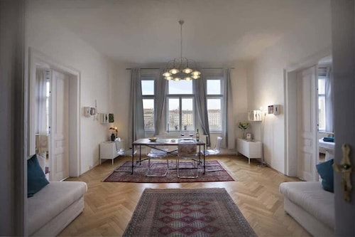 Spectacular Riverview apartment