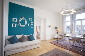 Living area - Spectacular Riverview apartment (Praha 5)