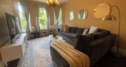Serene 3-bedroom apartment in Chicago