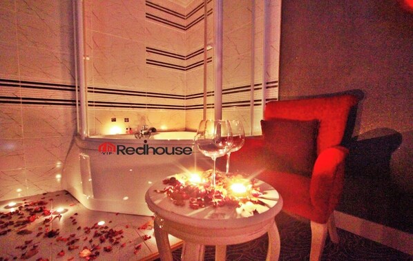 Minibar, blackout drapes, iron/ironing board, free WiFi - red house vip (Istanbul)
