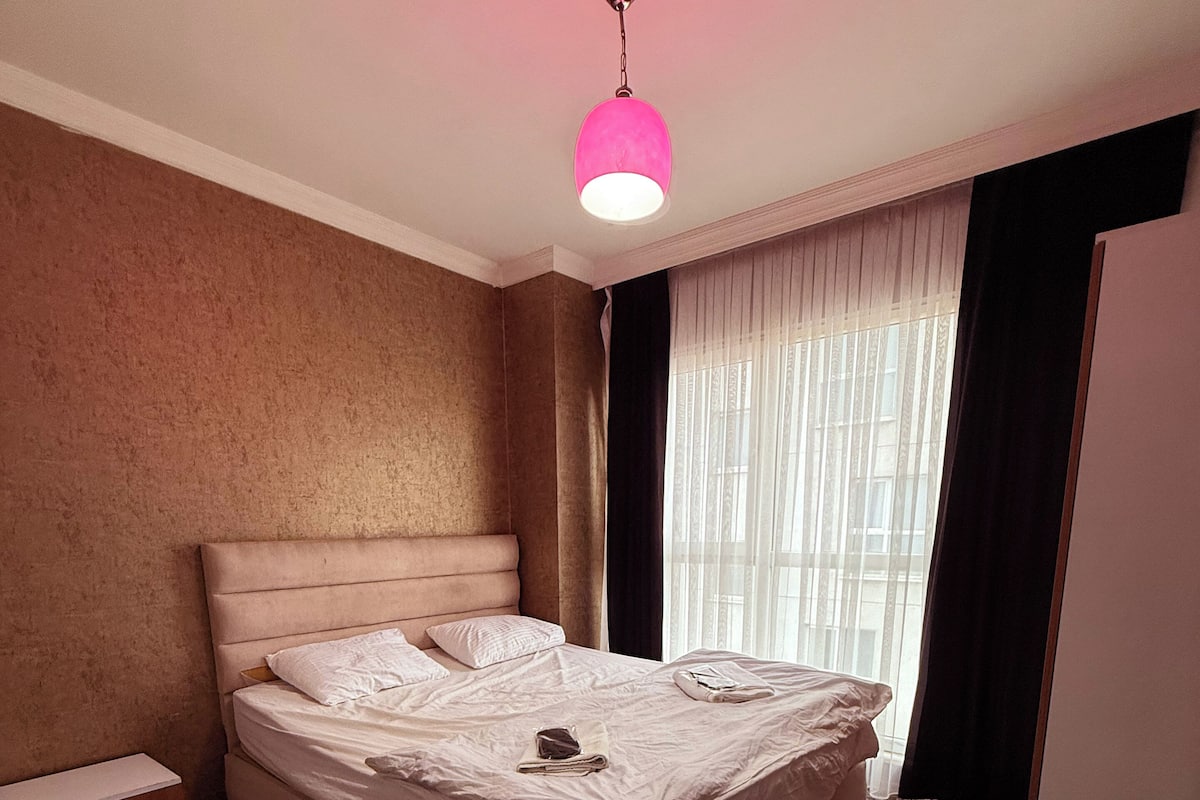 Studio Confort, vue ville | Minibar, rideaux occultants, fer et planche à repasser, Wi-Fi gratuit