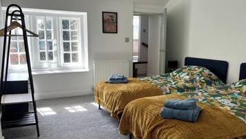 2 bedrooms, WiFi, bed sheets