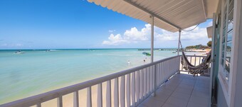 Deymar Front Beach House