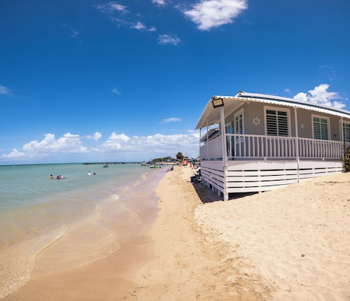 Deymar Front Beach House