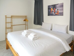 2 chambres, bureau, fer et planche à repasser, accès au Wi-Fi (inclus)