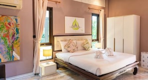 3 bedrooms, desk, iron/ironing board, free WiFi