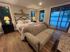 7 bedrooms, desk, WiFi, bed sheets - Clearwater Retreat | Private Dock | Norris Lake | Hot Tub | Wifi (LaFollette)