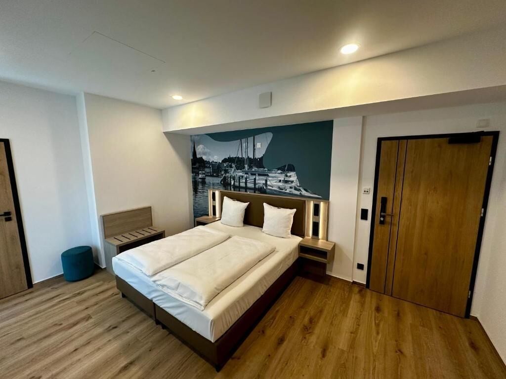 Double Room | Hypo-allergenic bedding, desk, free WiFi, bed sheets