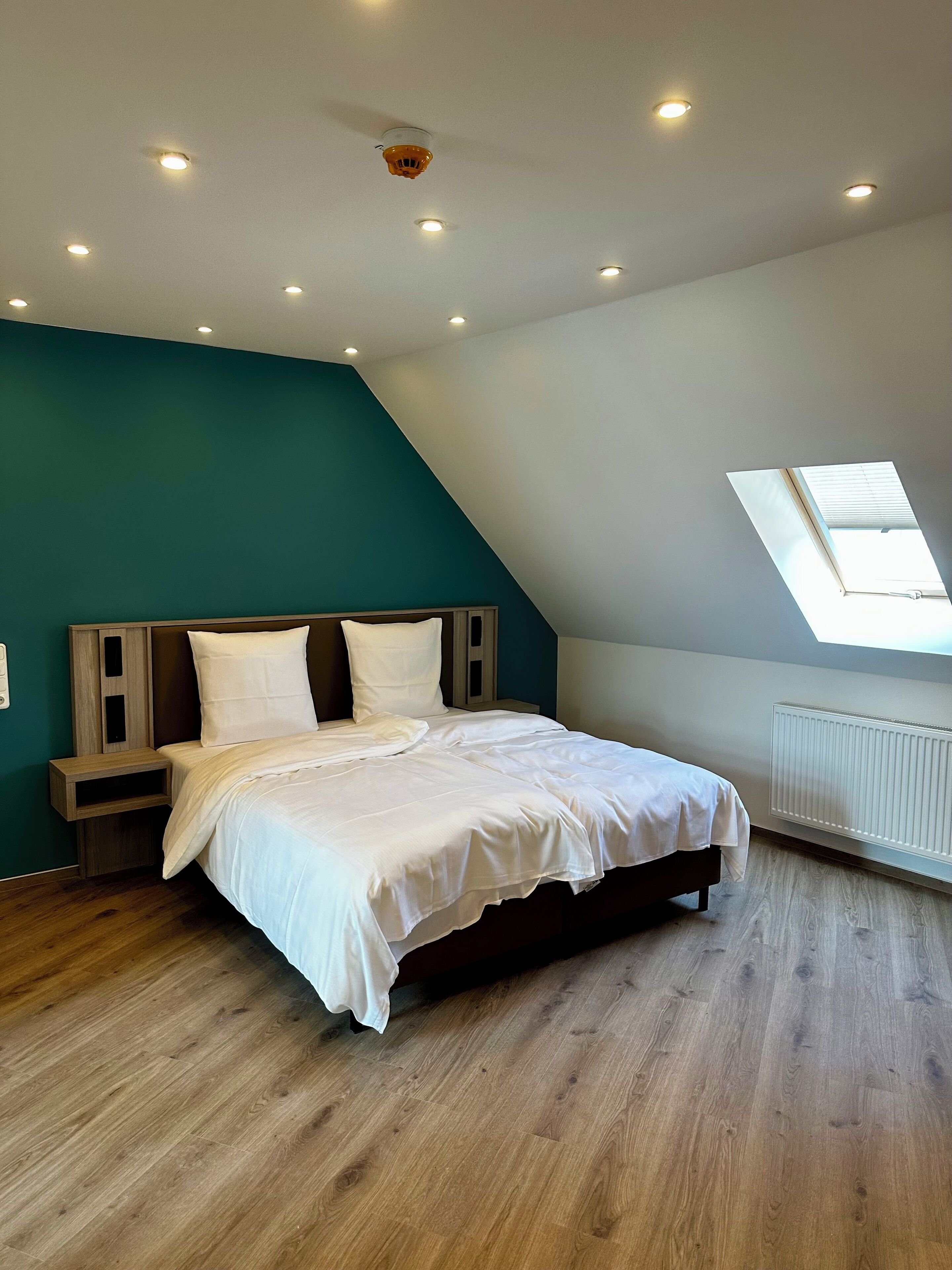 Studio Suite | Hypo-allergenic bedding, desk, free WiFi, bed sheets