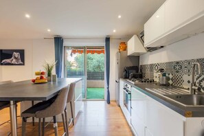 Stovetop - Comfortable Apartment with large sunny terrace (Niza)
