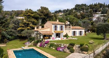Magnificent villa with panoramic sea view