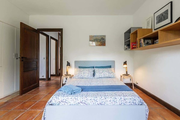 5 chambres, fer et planche à repasser, Wi-Fi gratuit, draps fournis