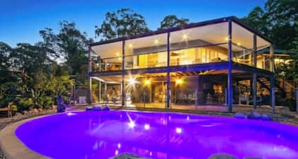Ginger Wilde Hideaway. Bar. Dance. Spa Sleeps 35+