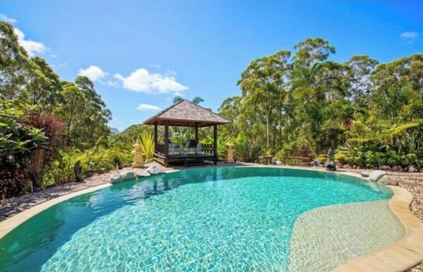 Pool - Ginger Wilde Hideaway. Bar. Dance. Spa Sleeps 35+ (Bridges)