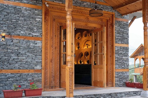 WOW STAYZ2 The Shaurn Resort