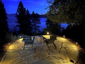 Terrace/patio - Lake Getaway in Sandpoint with Hot Tub (Sandpoint)