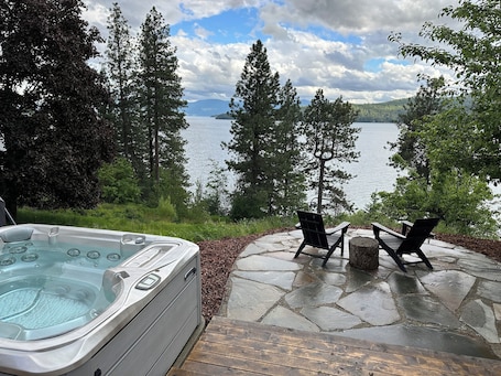 Terrace/patio. Lake Getaway in Sandpoint with Hot Tub