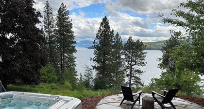 Lake Getaway in Sandpoint with Hot Tub