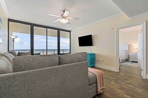 Room - Beautiful Three Bedroom, Gulf-Front Condo on the 5th Floor of Holiday Isle (Dauphin Island)