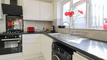 Dụng cụ nấu nướng/bát dĩa/dao nĩa