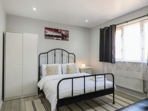 5 bedrooms, individually decorated, individually furnished, free WiFi