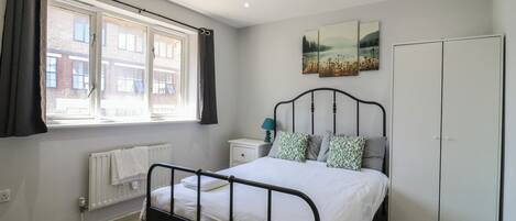 5 bedrooms, individually decorated, individually furnished, free WiFi